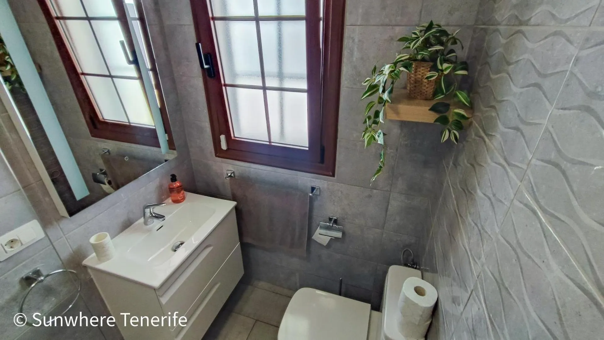Primavera Apartment By The Beach Costa Adeje Hiszpania